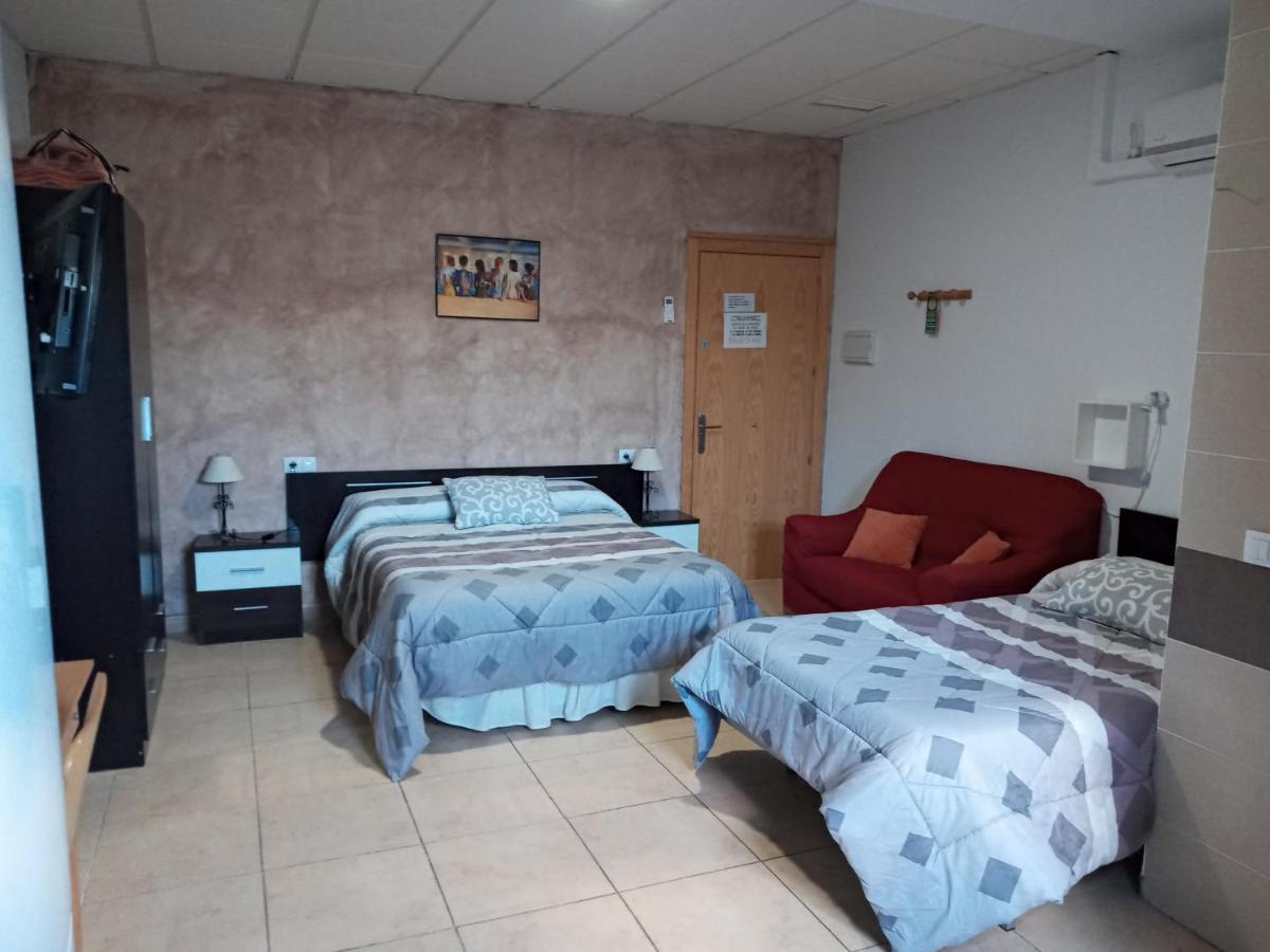 Hostal Via Del Caminante Madrigalejo Zewnętrze zdjęcie