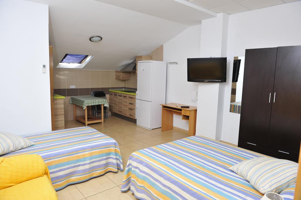 Hostal Via Del Caminante Madrigalejo Zewnętrze zdjęcie
